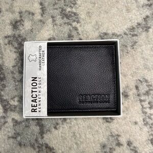 NWT KENNETH COLE REACTION Textured Black Leather Bifold Wallet